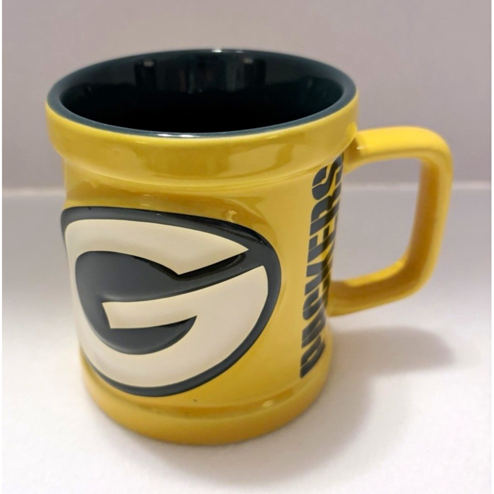 Green Bay Packers Yellow Ceramic Mug w/ Dark Green Interior, PACKERS, NFL